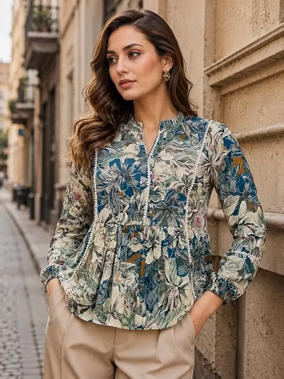 Women's Blue Floral Print...